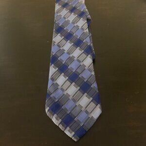 Kenneth Cole reaction Men's Necktie tie 57”x3.25” 100% Silk Blue Gray